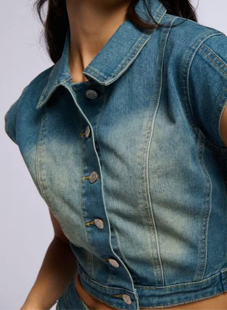 Stay uttoned Up Jean Top