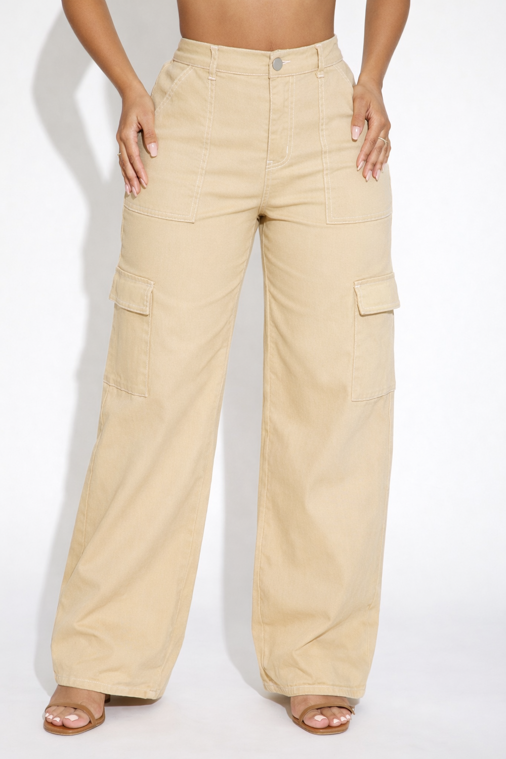 Cream Side Pockets Trimmed in White Cargo Jeans